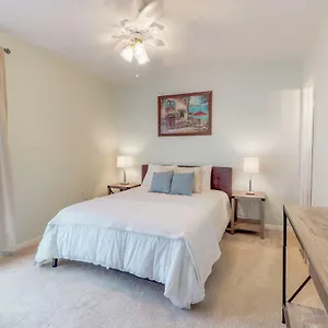 3 Bed 4 Bath In Holiday home